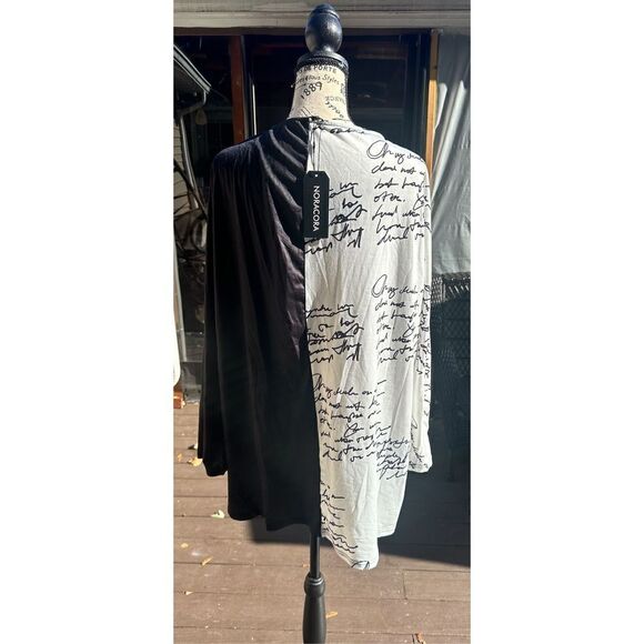 NWT abstract, black, and white long sleeve tunic. Xl - Picture 11 of 11